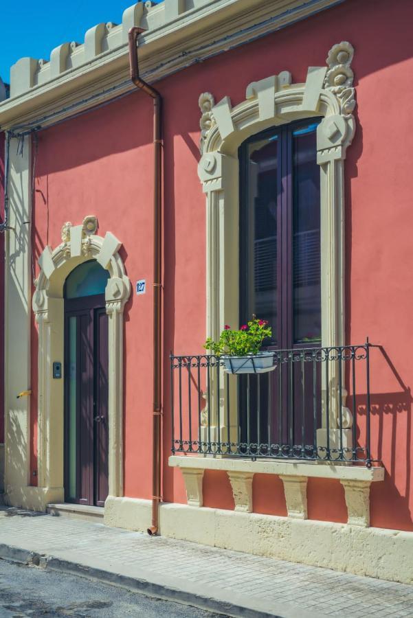 La Casa Di Tina Canicattini Bagni Exterior foto